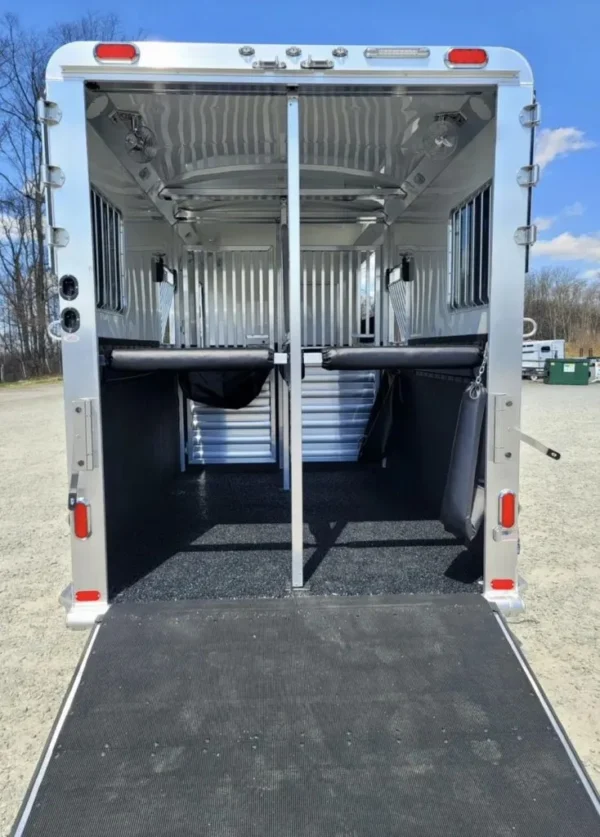 e72a71b7d864-1.webp 2023 4 Star 2+1 Horse Gooseneck Float